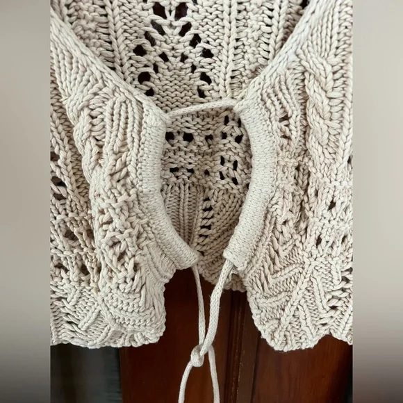 Beautiful Hand Knit Cropped Sweater with Bell Sleeves Boho Gypsy Look Large - Picture 2 of 10